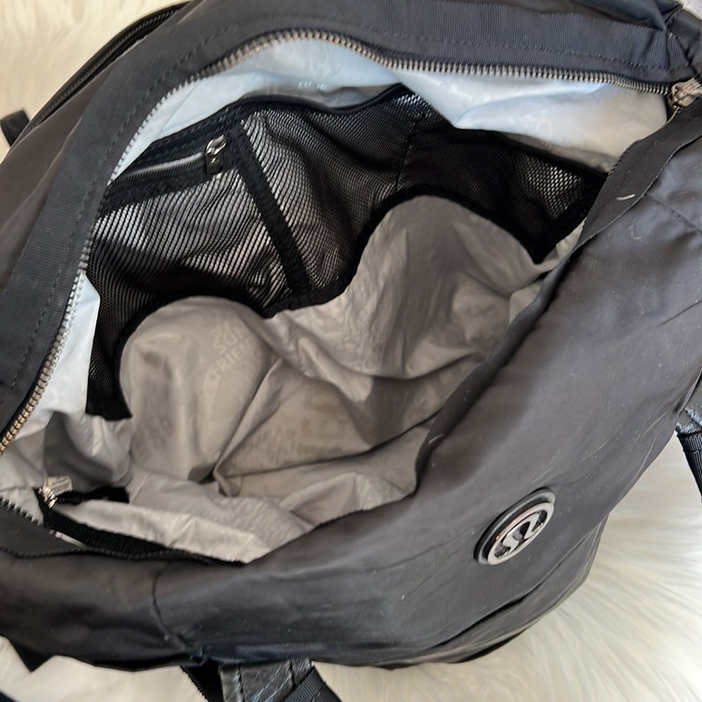 Lululemon workout bag!! - Picture 6 of 16